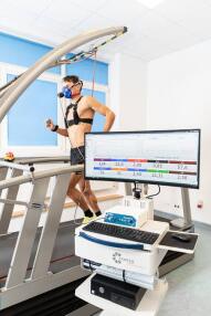 دستگاه گاز آنالایزر CORTEX چیست؟ کاربرد در تست ورزش و اندازه‌گیری VO2max